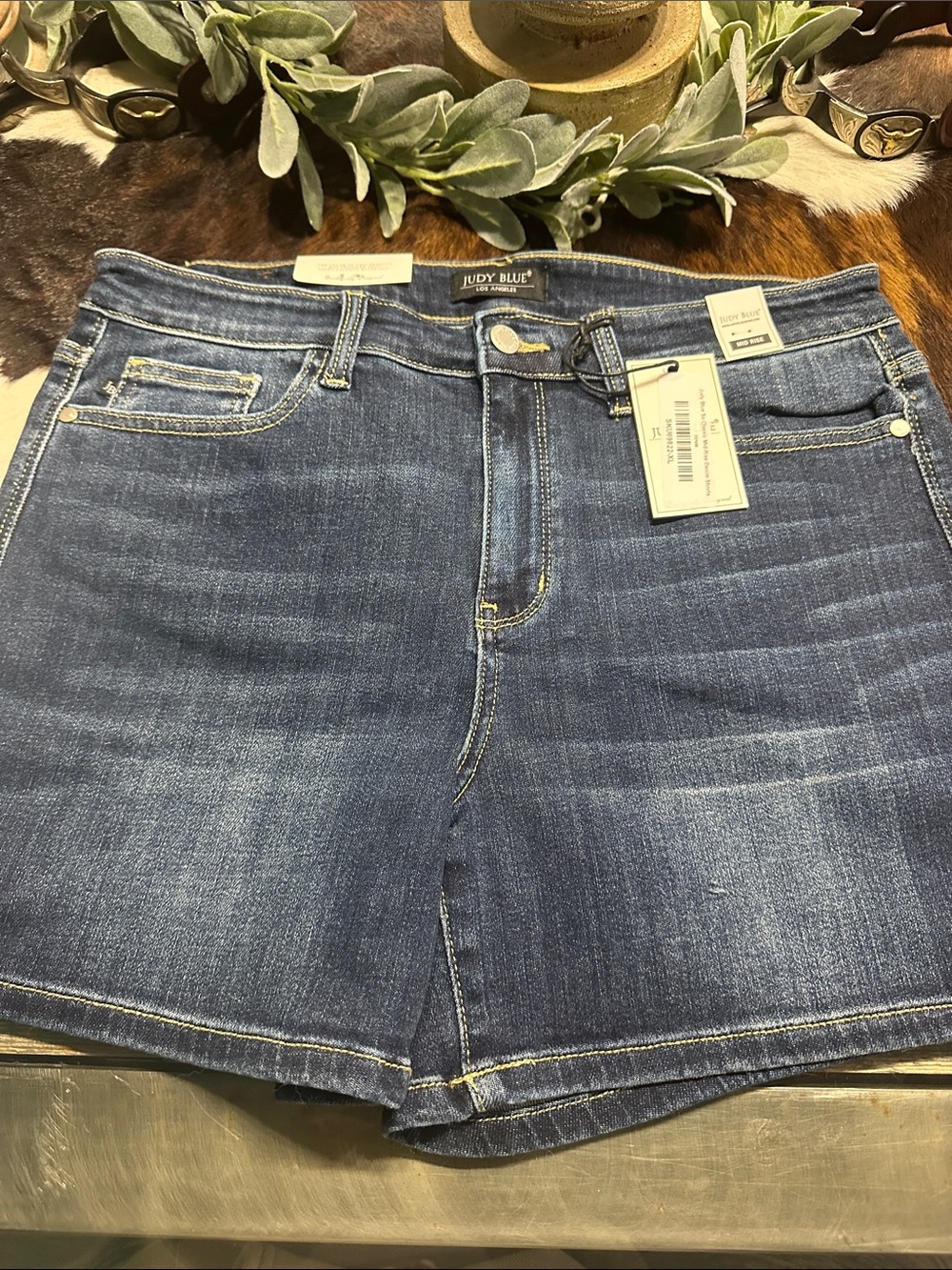 NWT Judy Blue Medium Dark Blue Denim Shorts